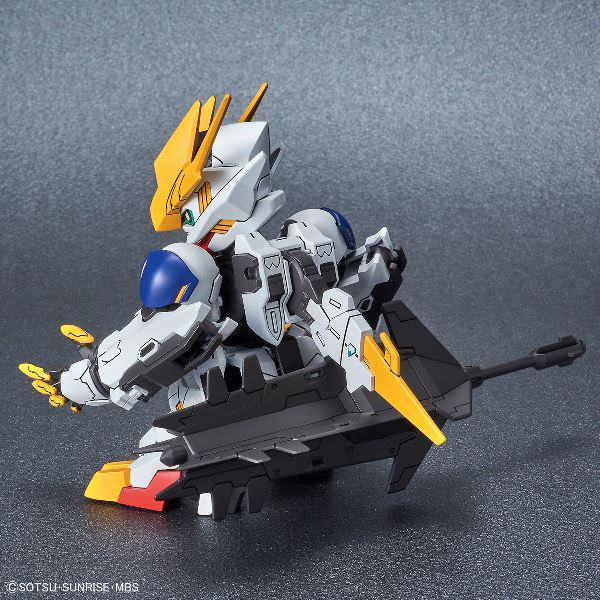 【BANDAI】組裝模型 SD鋼彈 CROSS SILHOUETTE系列 鐵血孤兒 天狼王型獵魔鋼彈 16